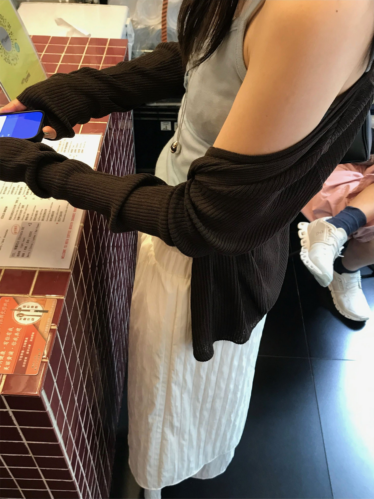 美色透膚扣鈕細節背心