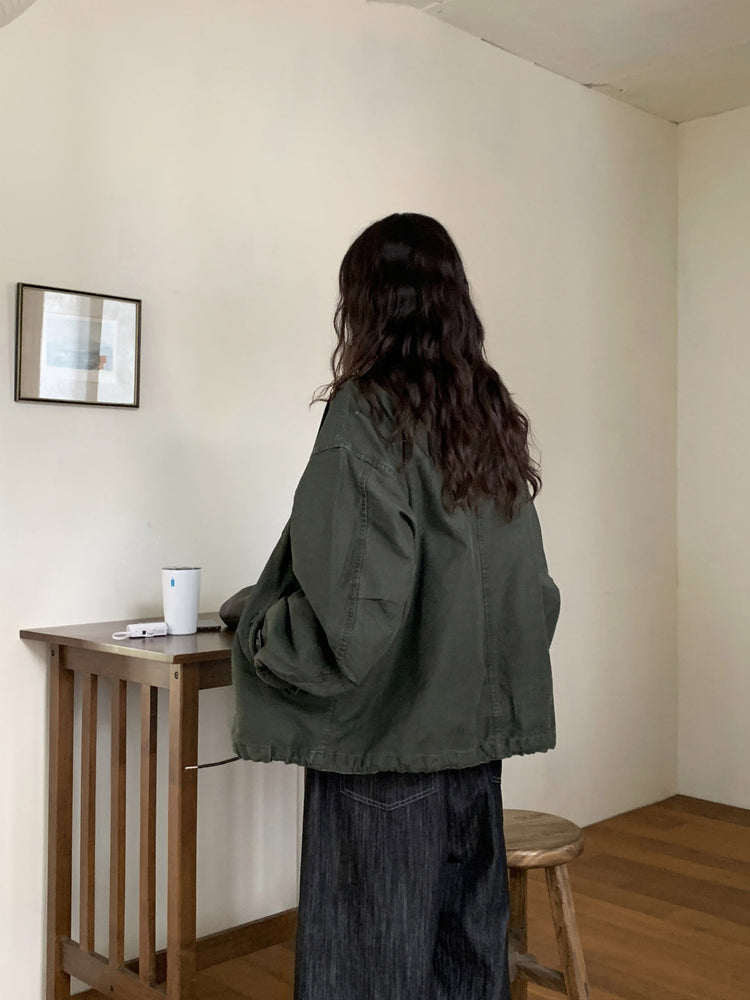 花邊V領排鈕細節上衣