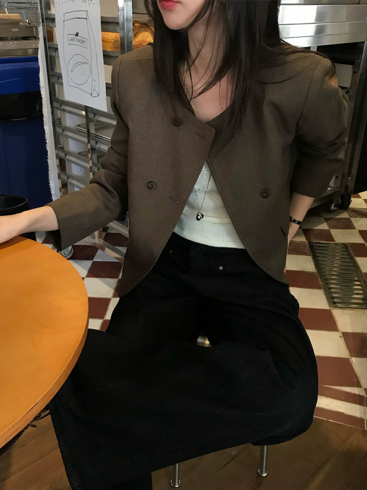 口袋細節直筒牛仔褲