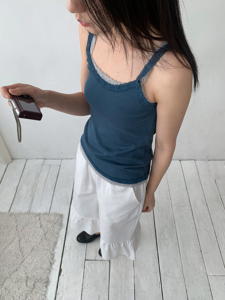 美色蕾絲邊細節背心