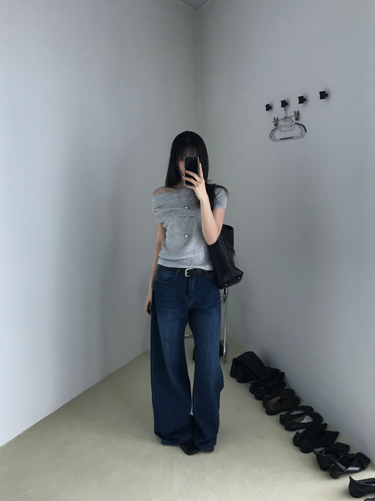 美色鉚釘細節牛仔褲