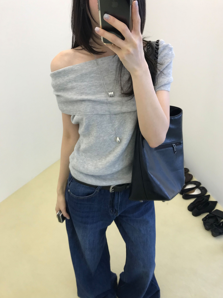 美色鉚釘細節牛仔褲