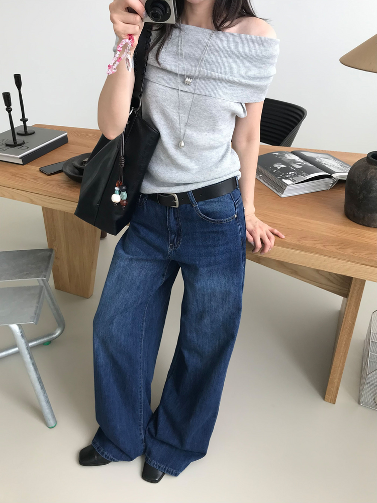 美色鉚釘細節牛仔褲