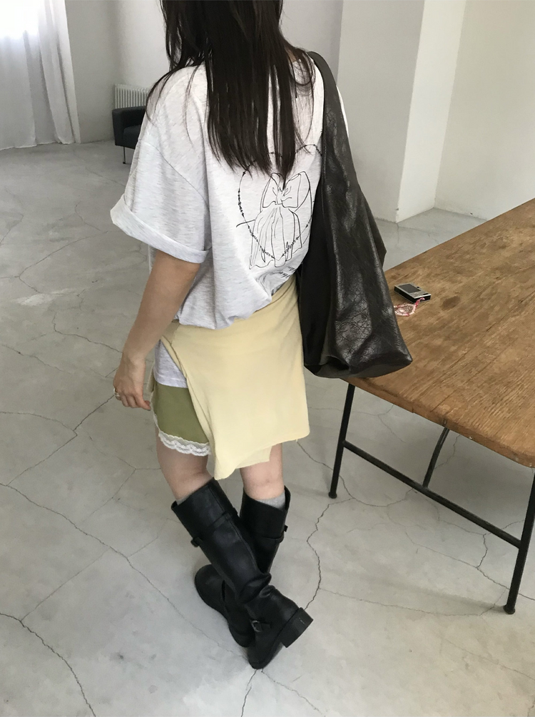 光澤感蕾絲邊細節短裙