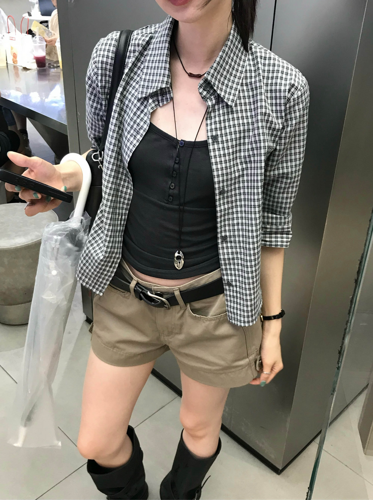 金屬扣工裝細節低腰短褲