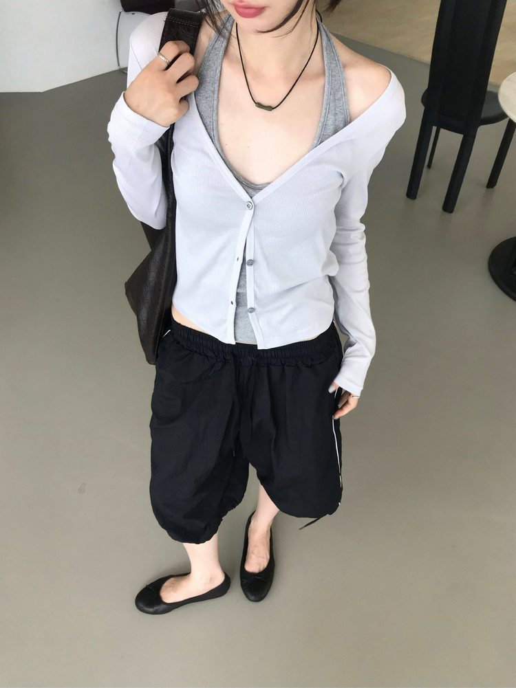 掛脖V領細節上衣