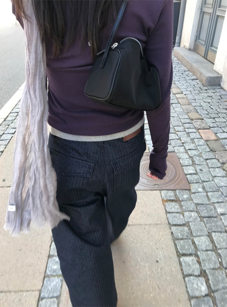 弧線V領細節修身上衣
