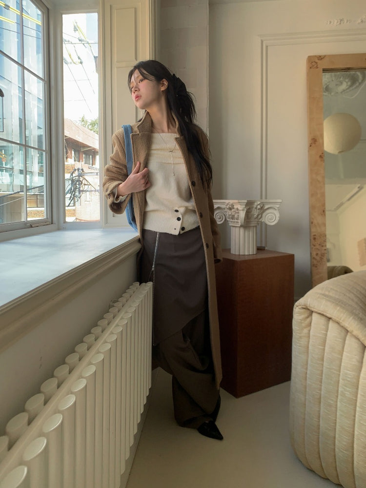 美肩下擺扣鈕細節針織上衣