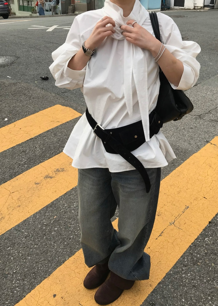 三角領巾圓領襯衫套裝