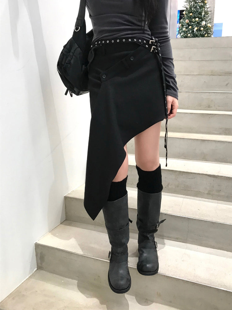 不規則下擺扣鈕短裙