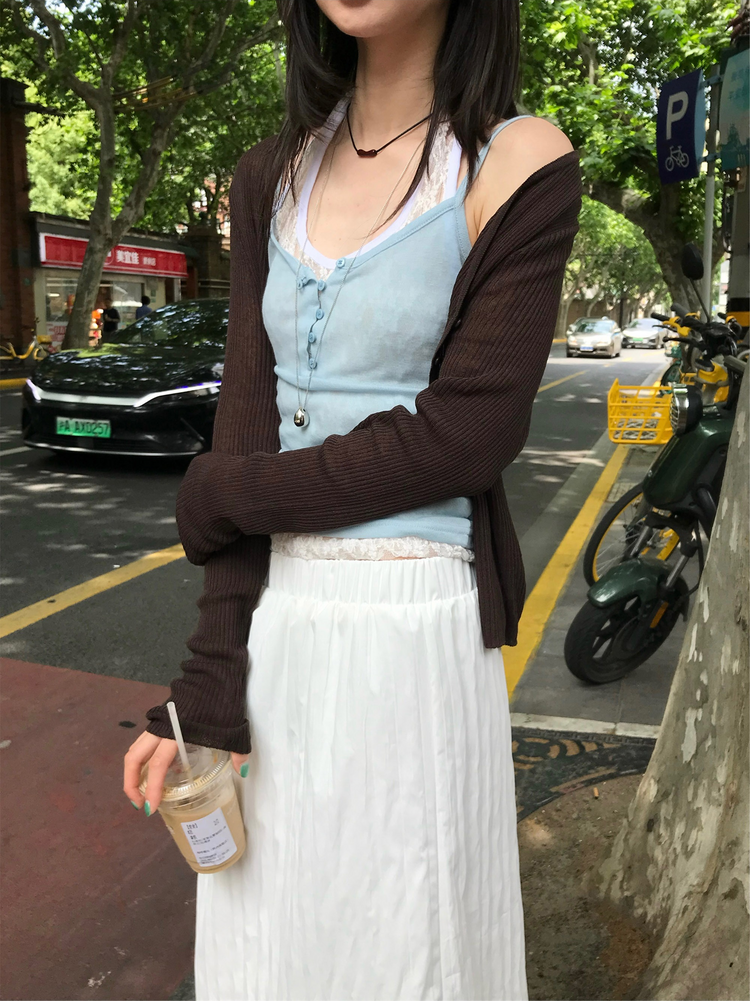 美色透膚扣鈕細節背心