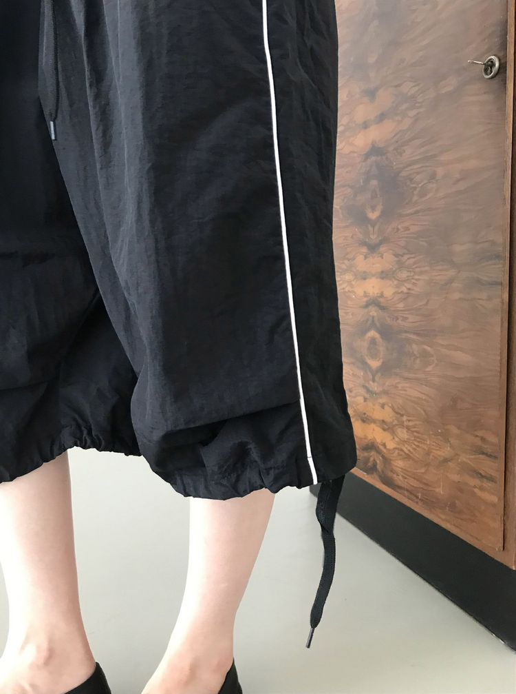 掛脖V領細節上衣