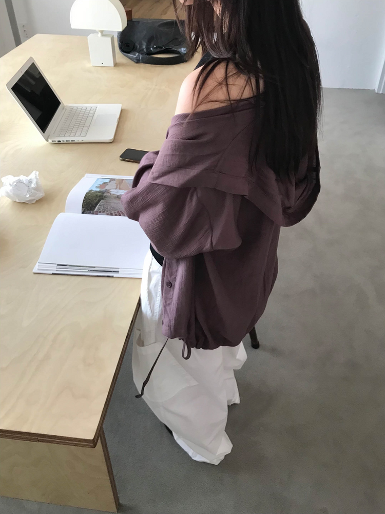 掛脖深V修腰上衣