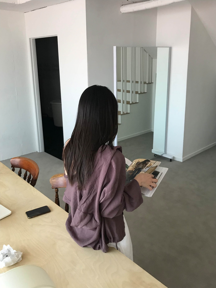 掛脖深V修腰上衣