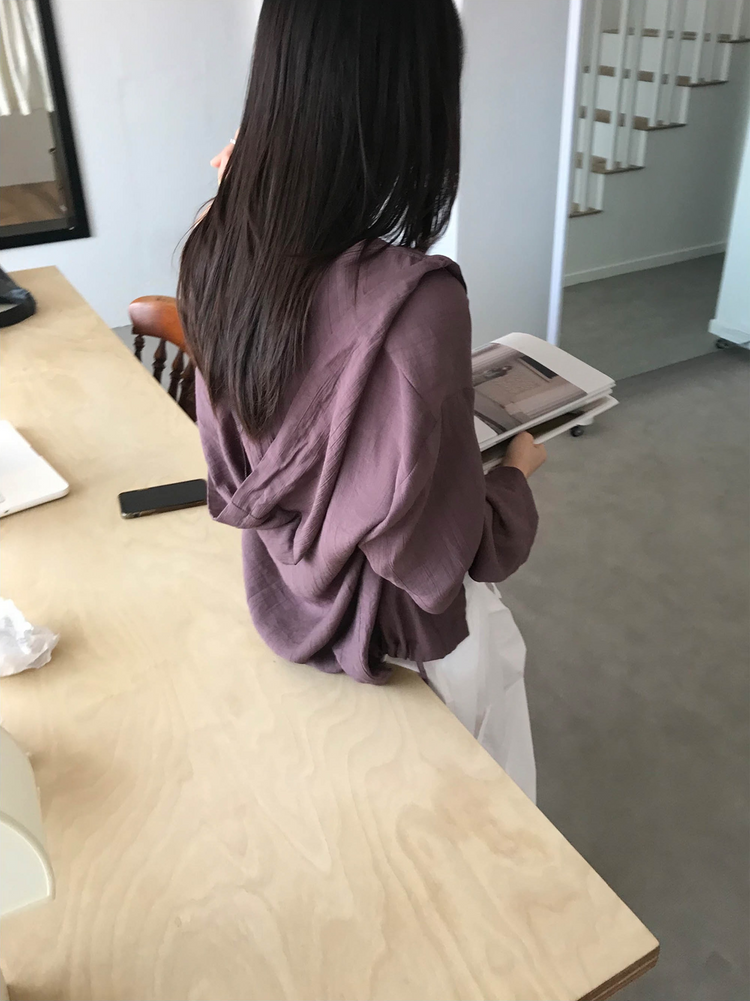 掛脖深V修腰上衣