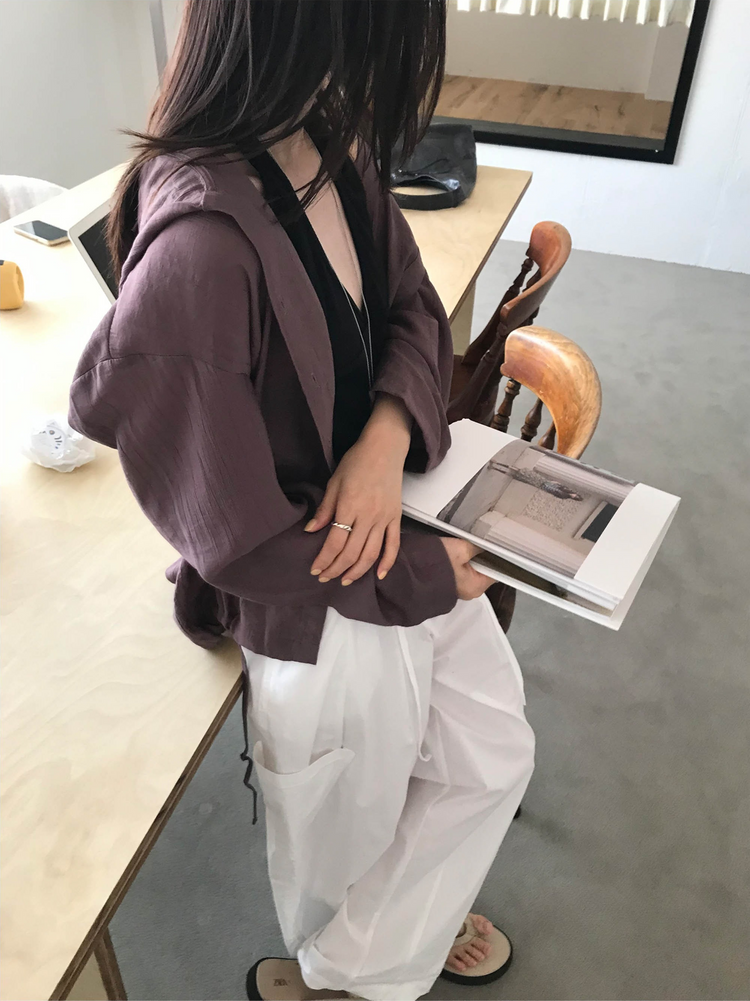 掛脖深V修腰上衣