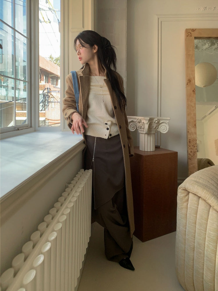 美肩下擺扣鈕細節針織上衣