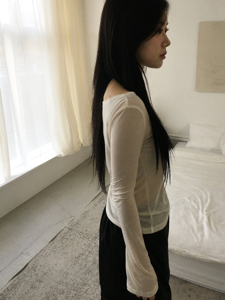 微透美鎖骨字母印花上衣