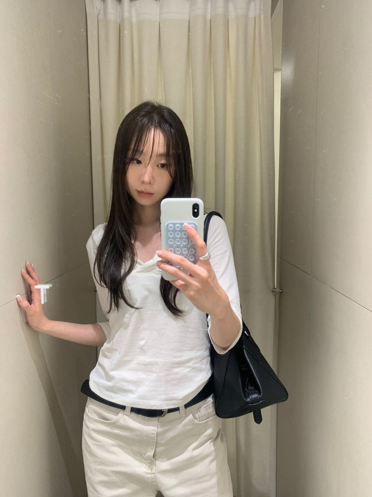 荷葉邊細節V領七分袖上衣