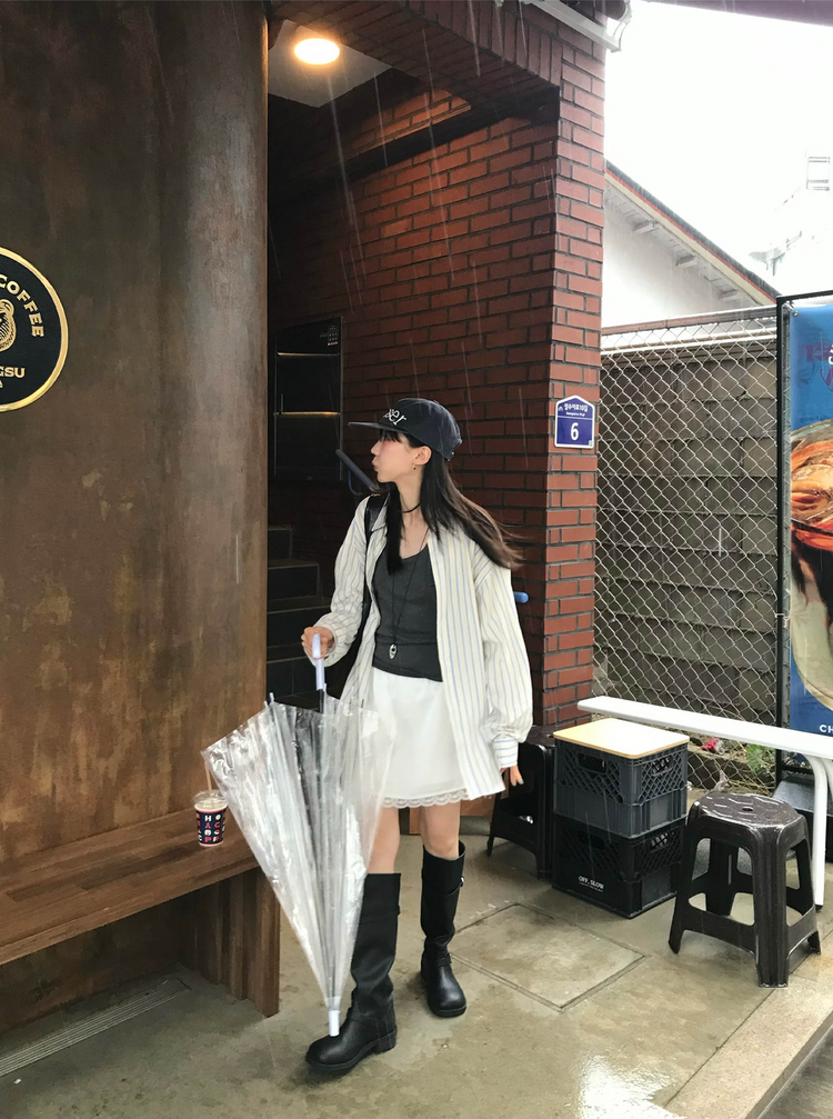 光澤感蕾絲邊細節短裙