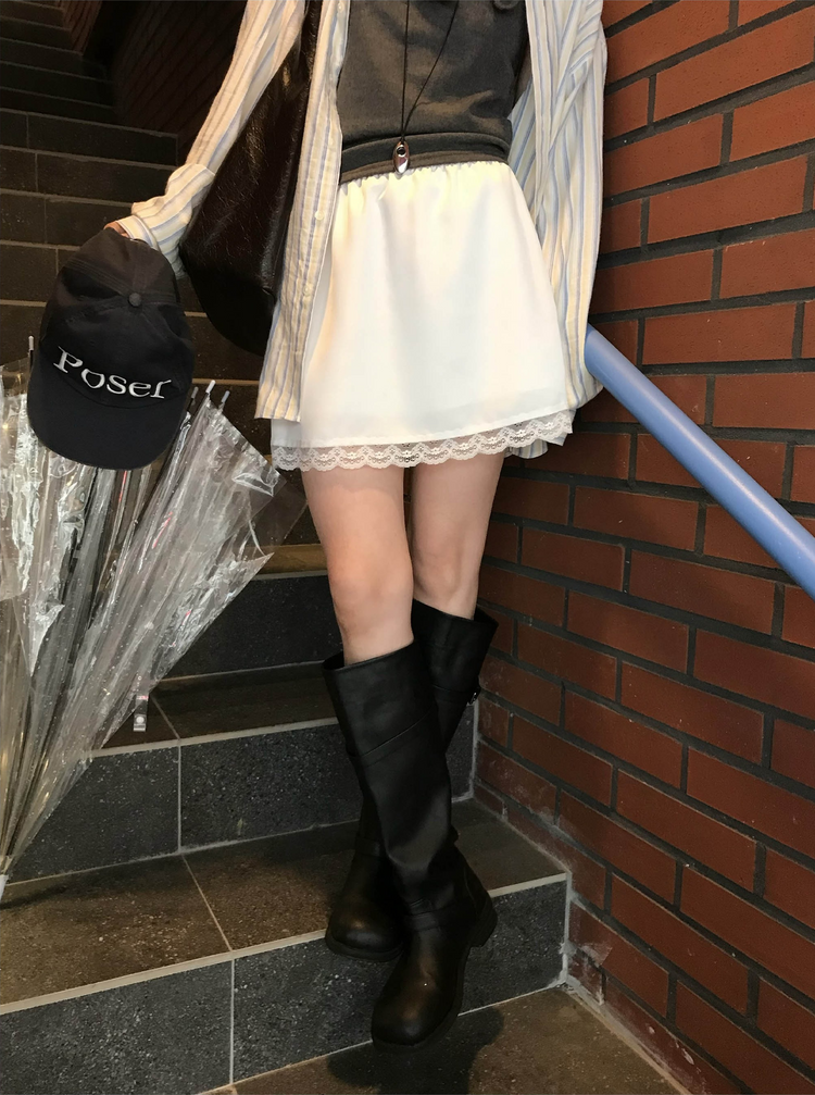 光澤感蕾絲邊細節短裙