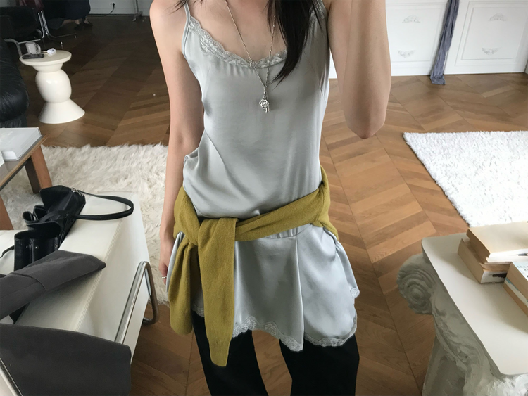 霧光澤蕾絲細節連身裙