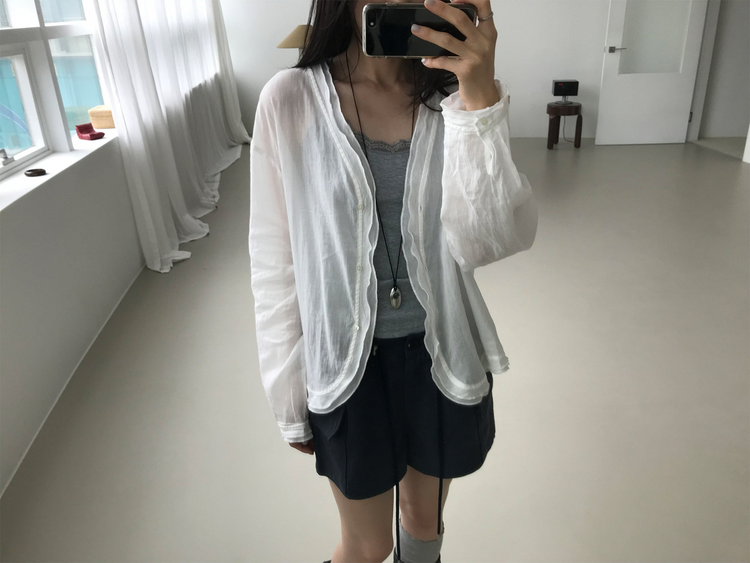 美背蕾絲U領修身上衣