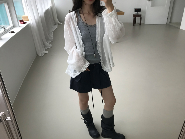 美背蕾絲U領修身上衣