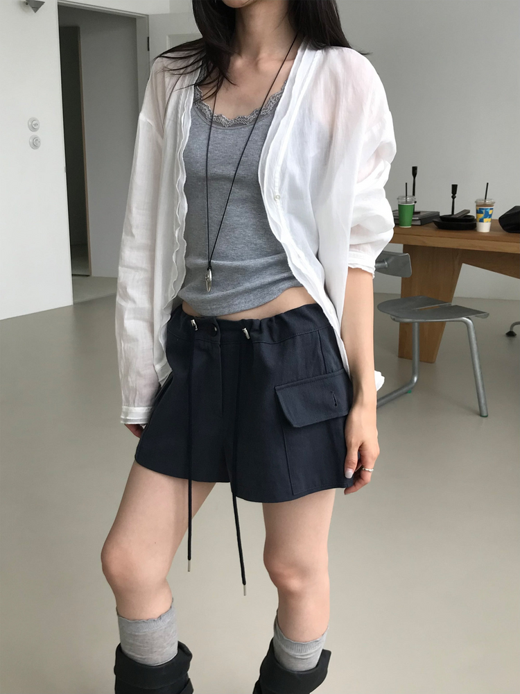 美背蕾絲U領修身上衣