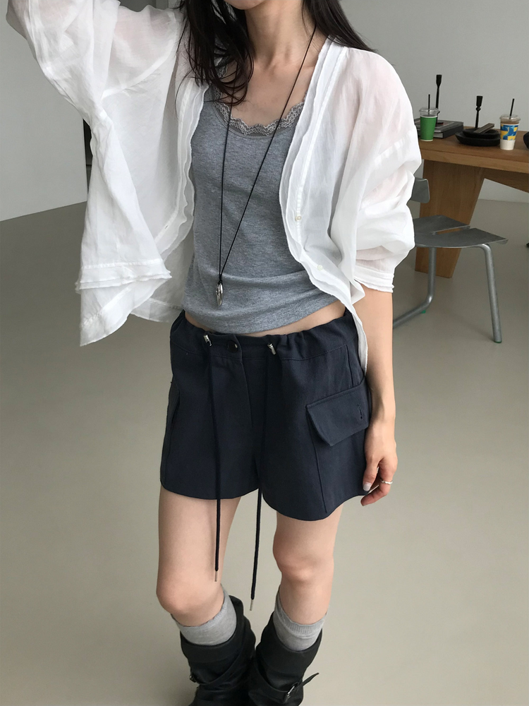 美背蕾絲U領修身上衣