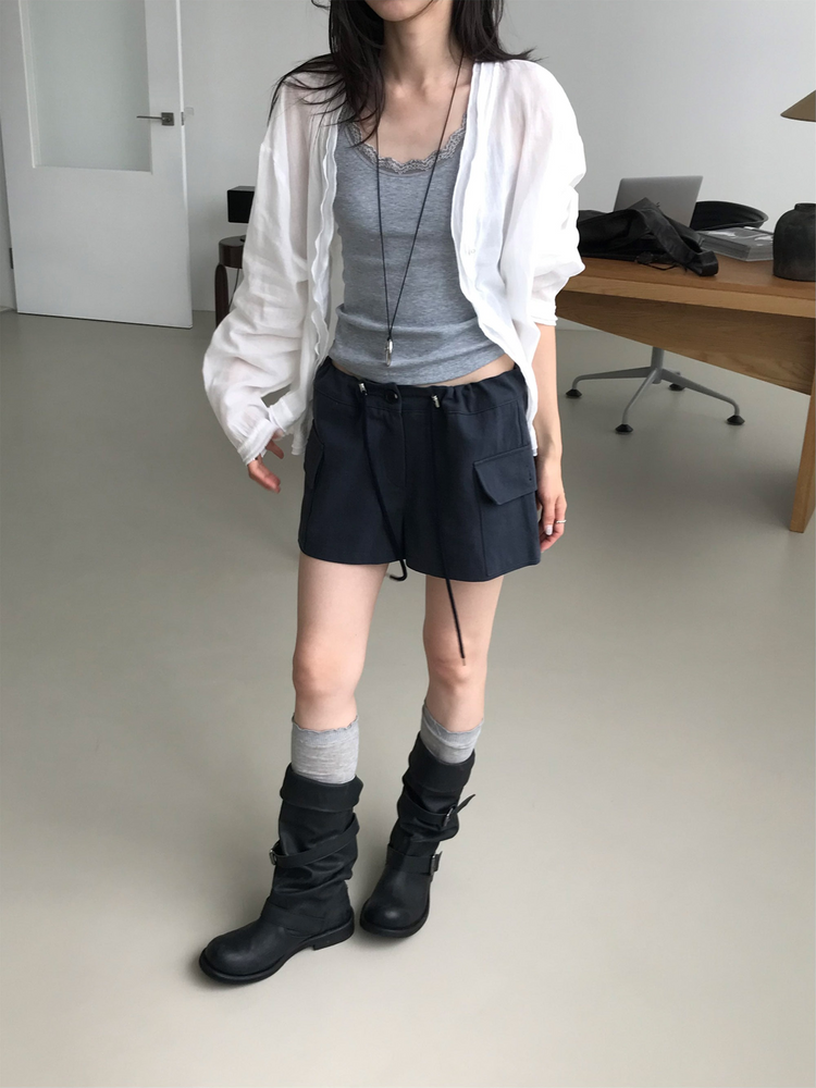 美背蕾絲U領修身上衣