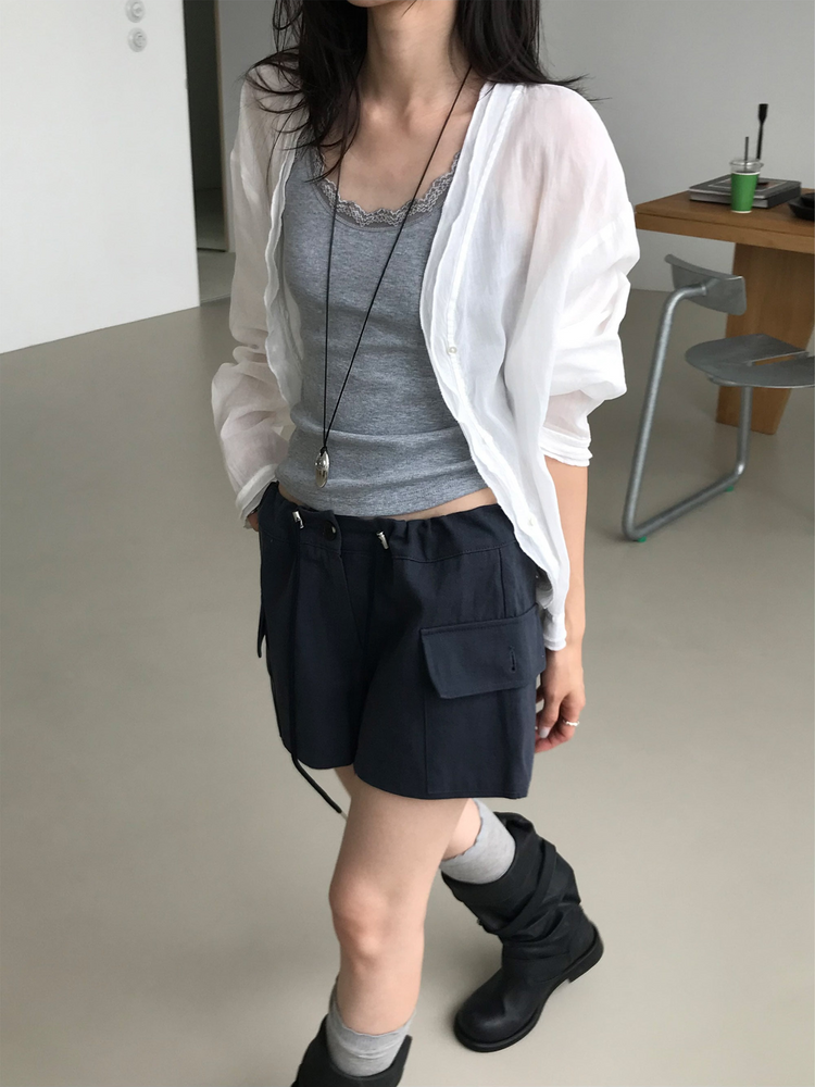美背蕾絲U領修身上衣