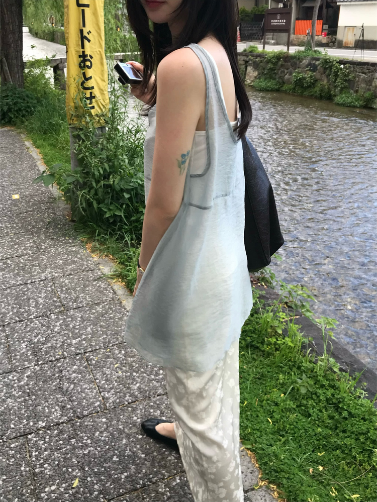花邊抓皺胸腺細節背心