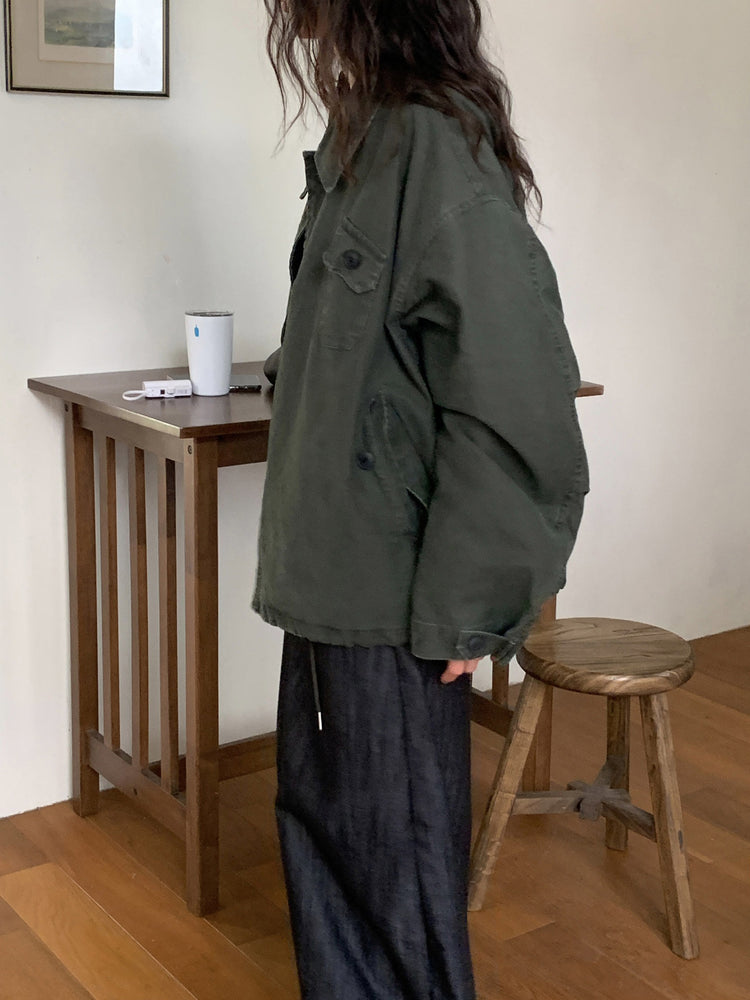 花邊V領排鈕細節上衣