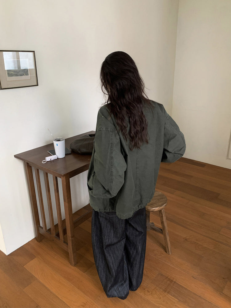 花邊V領排鈕細節上衣