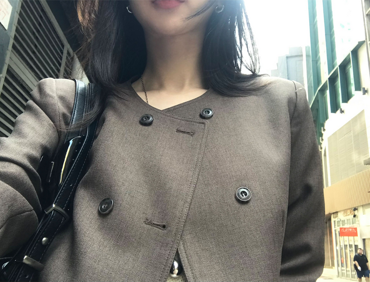 口袋細節直筒牛仔褲