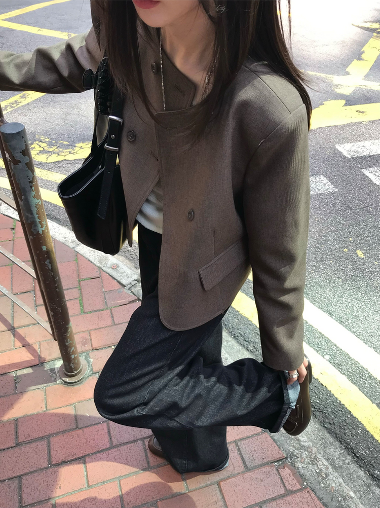 口袋細節直筒牛仔褲