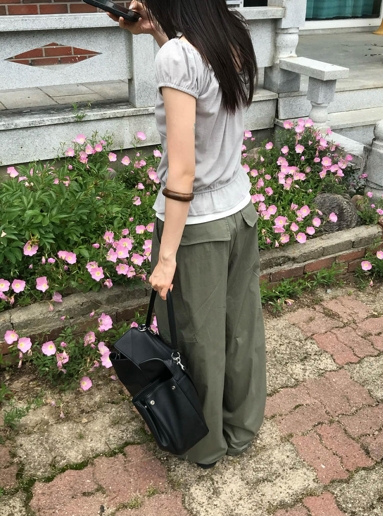 抓皺胸壓線細節修腰上衣