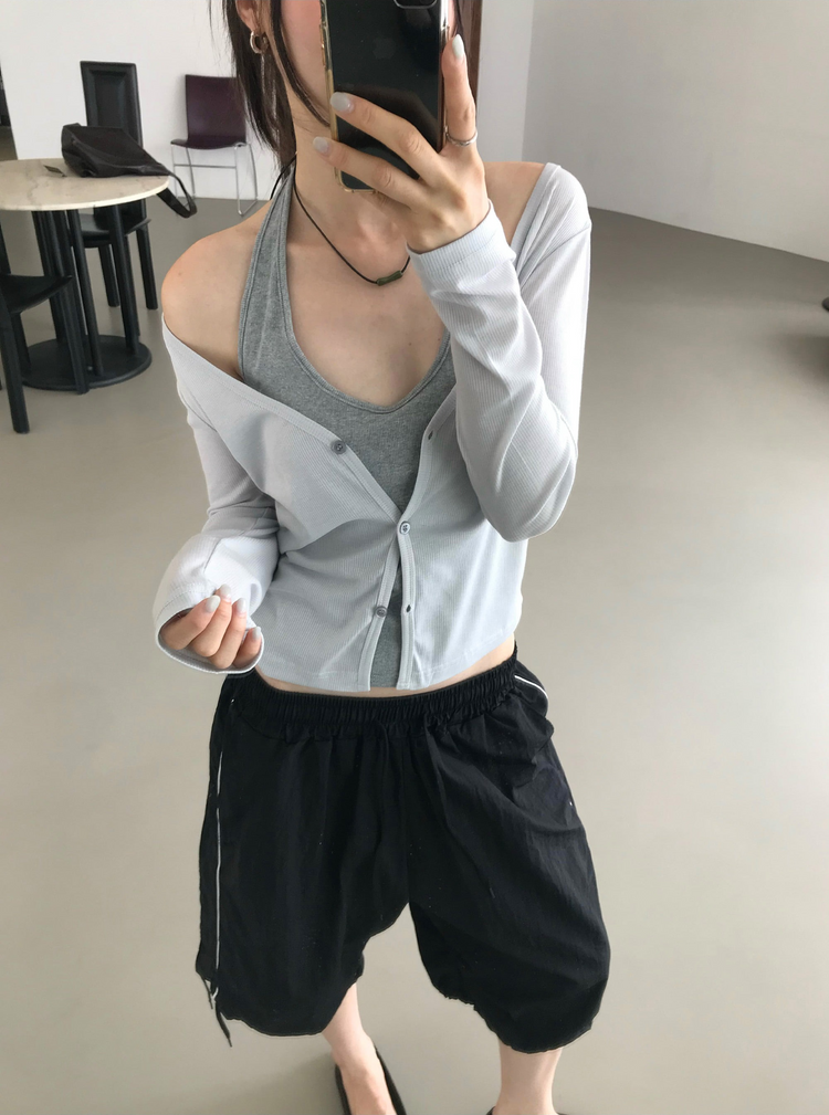 掛脖V領細節上衣