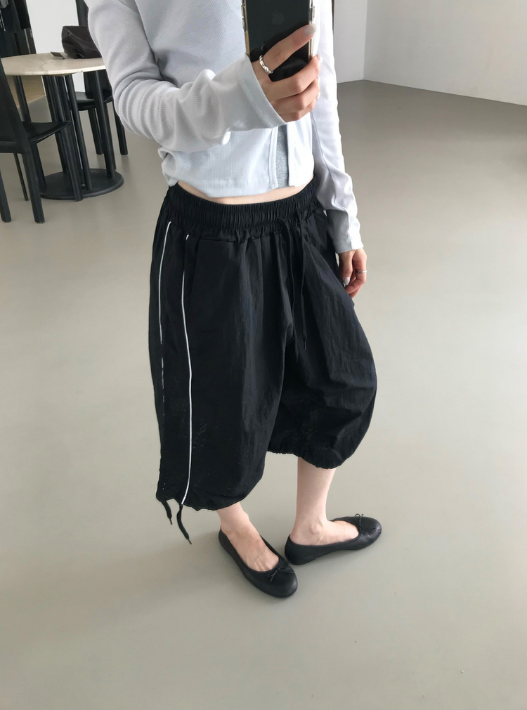 掛脖V領細節上衣
