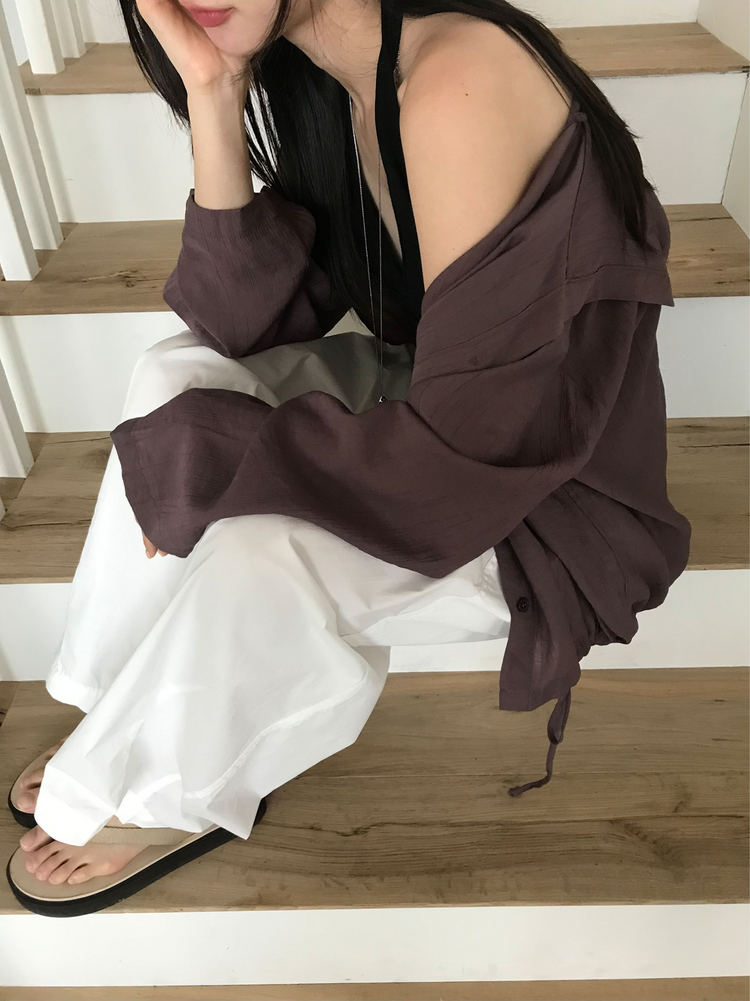 掛脖深V修腰上衣