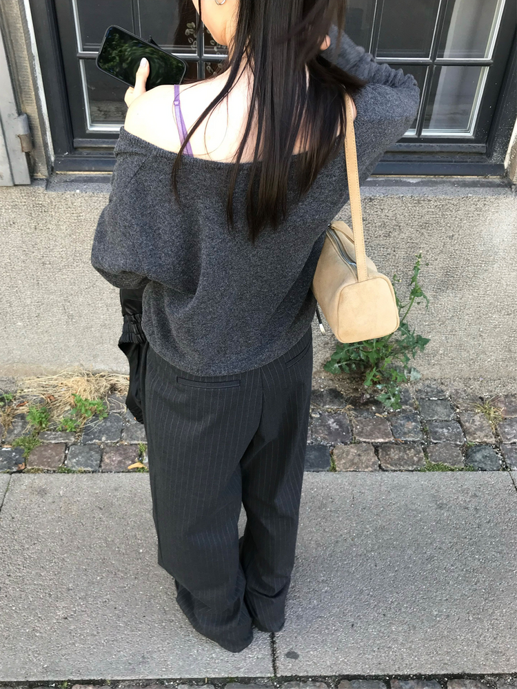 蕾絲邊胸線細節上衣