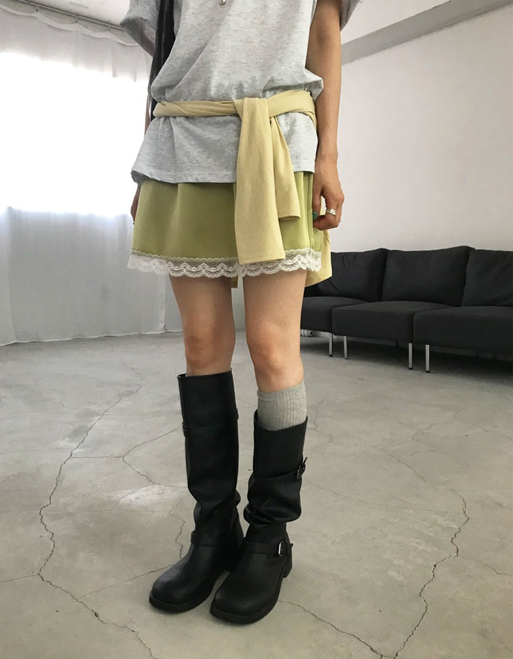光澤感蕾絲邊細節短裙