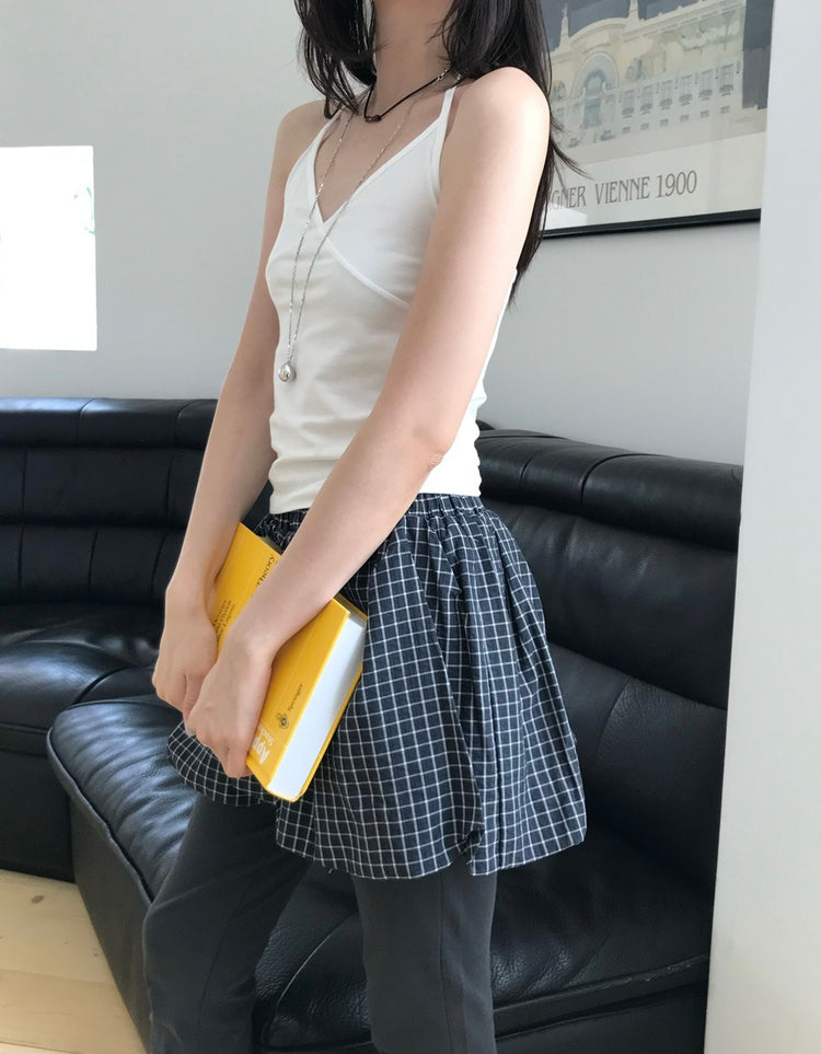 掛脖胸壓線細節上衣
