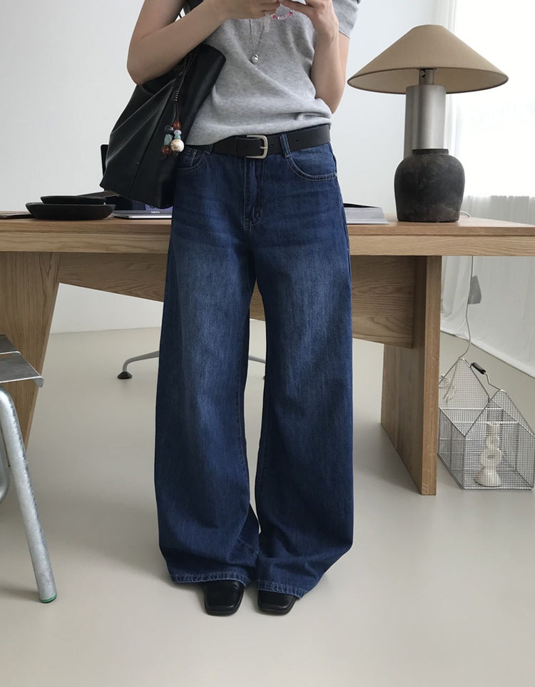 美色鉚釘細節牛仔褲