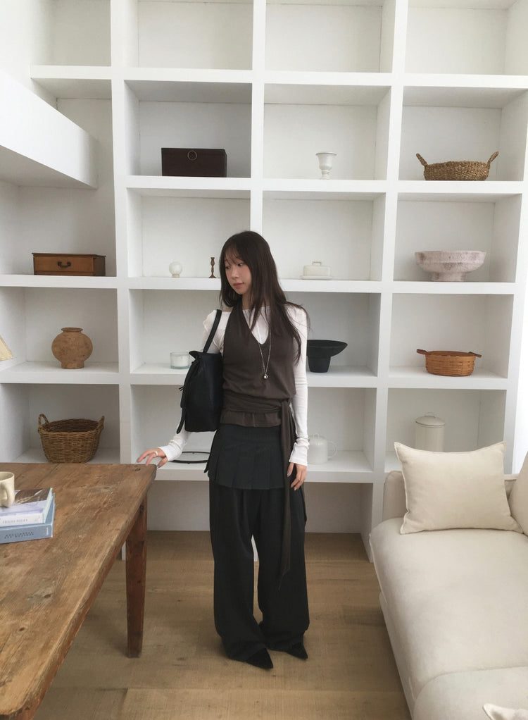 掛脖綁帶細節上衣