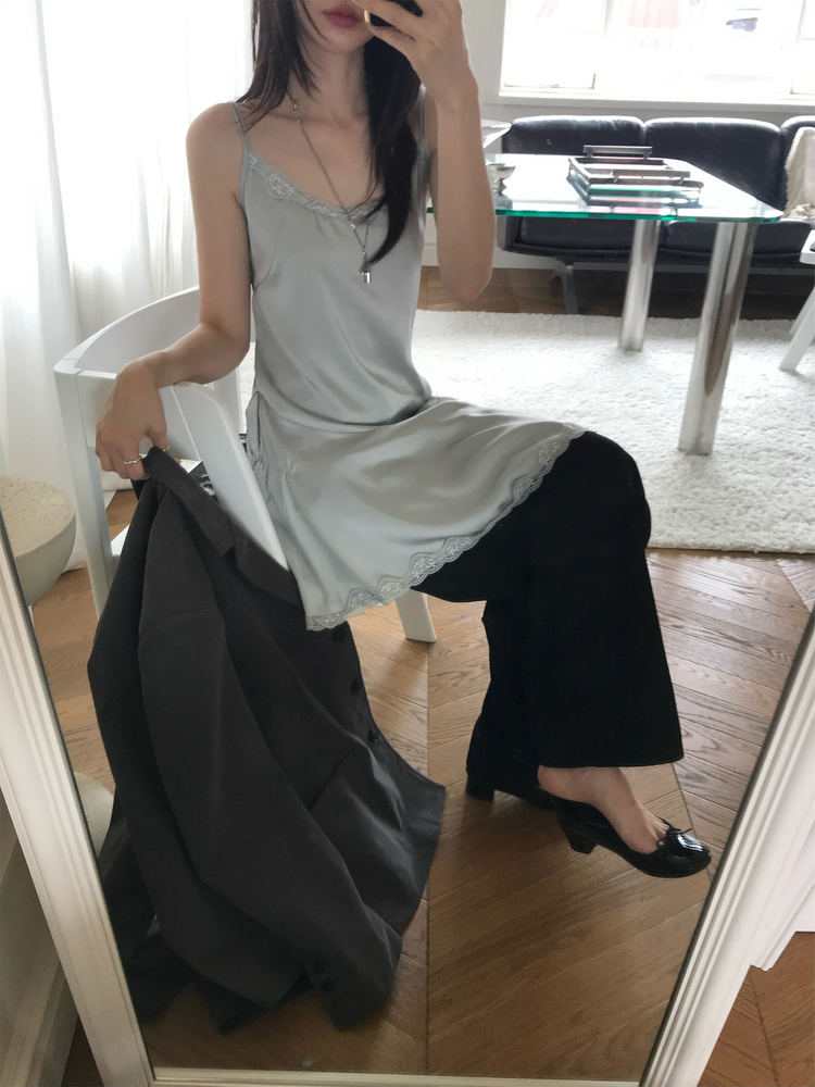 霧光澤蕾絲細節連身裙