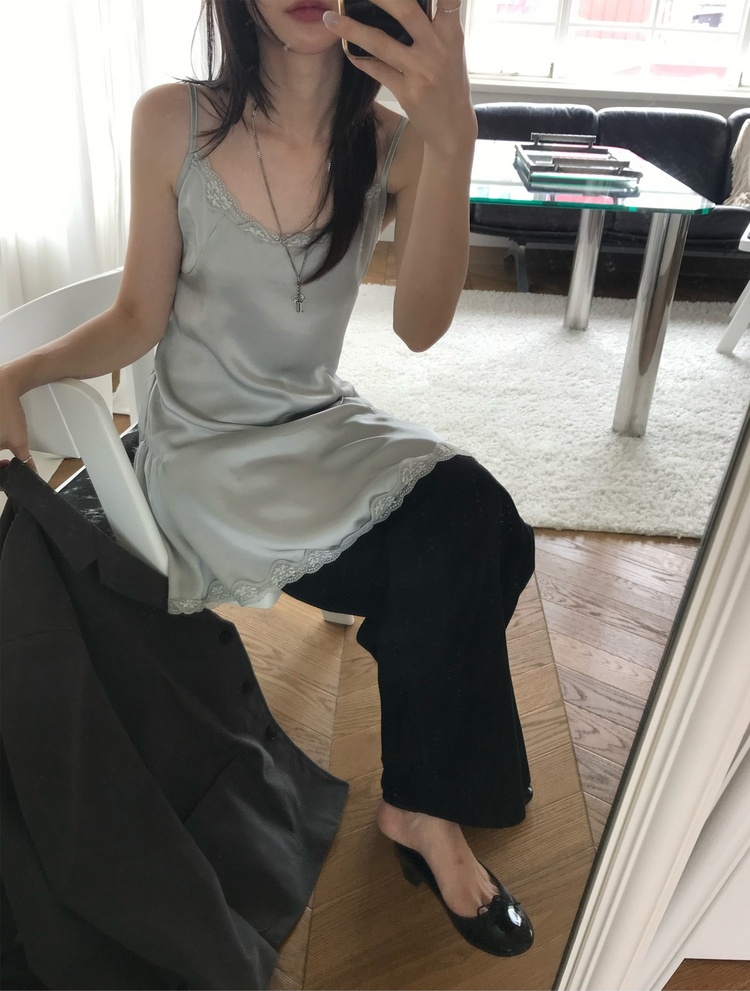 霧光澤蕾絲細節連身裙