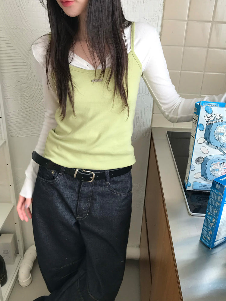 美色細帶鐵牌修身背心