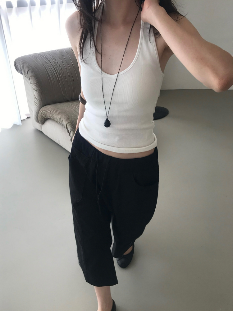 掛脖V領細節上衣
